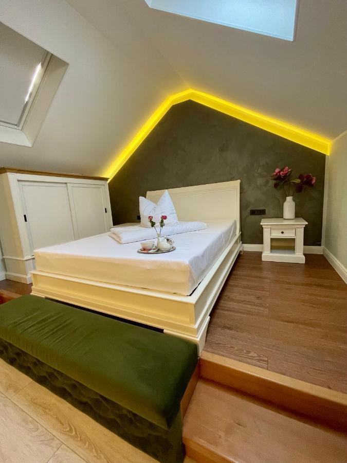 Casa Del Sole Hotel Alba Iulia Buitenkant foto