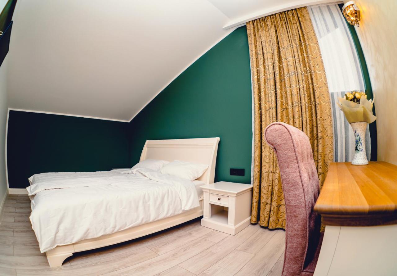 Casa Del Sole Hotel Alba Iulia Buitenkant foto