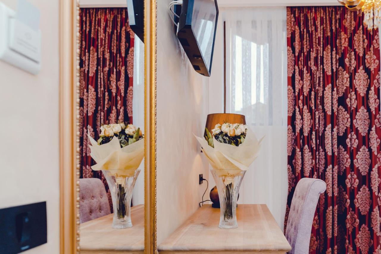 Casa Del Sole Hotel Alba Iulia Buitenkant foto