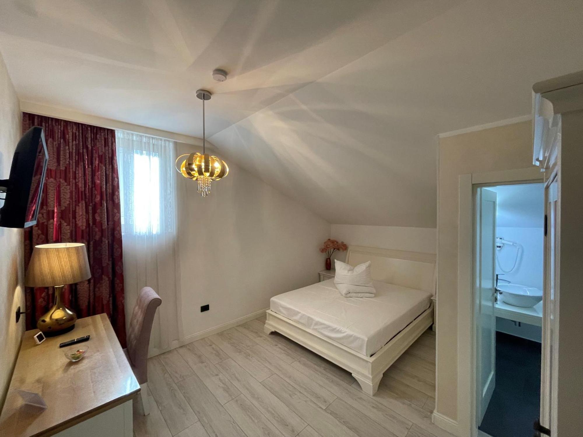 Casa Del Sole Hotel Alba Iulia Buitenkant foto