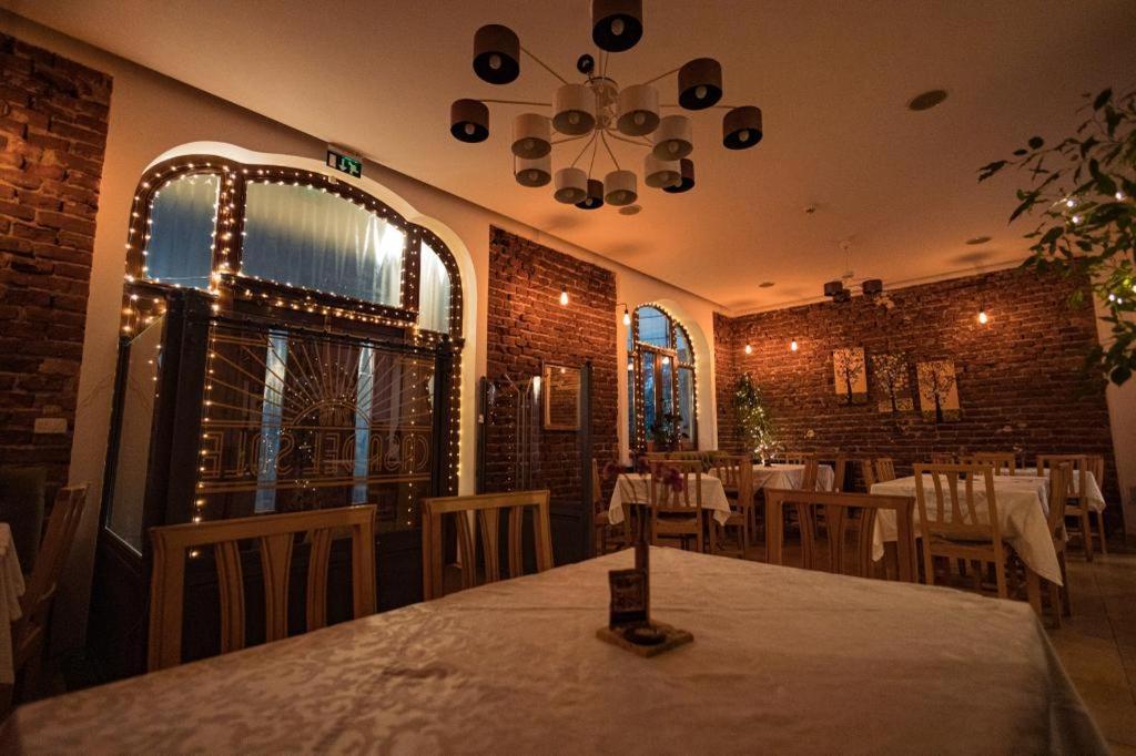 Casa Del Sole Hotel Alba Iulia Buitenkant foto
